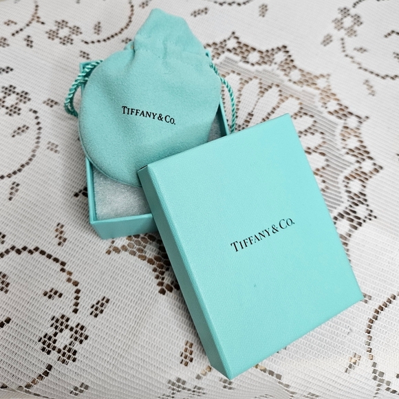 Tiffany & Co. Blue Heart Tag Bracelet - Picture 7 of 8